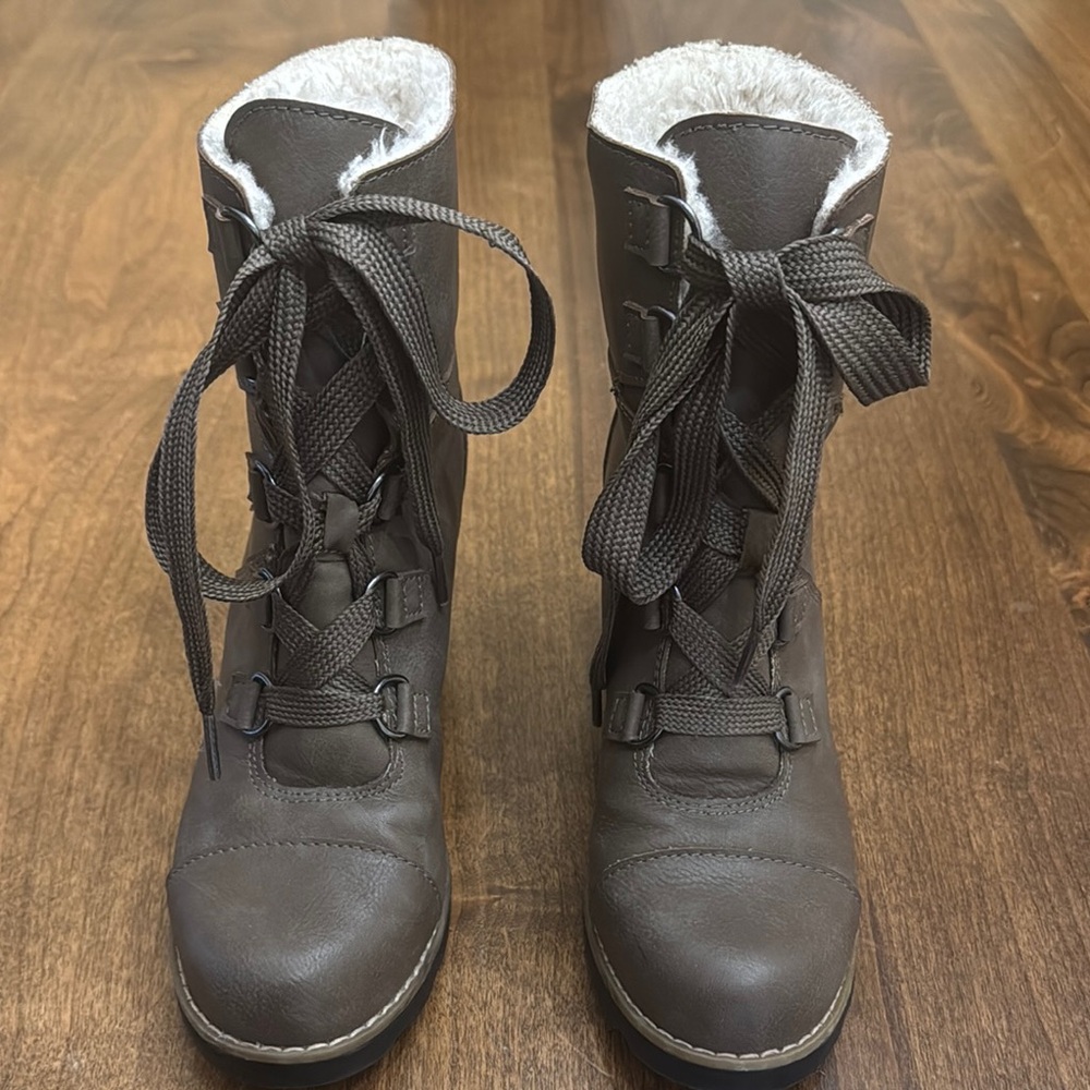 Women's Brown Lace-Up Boots